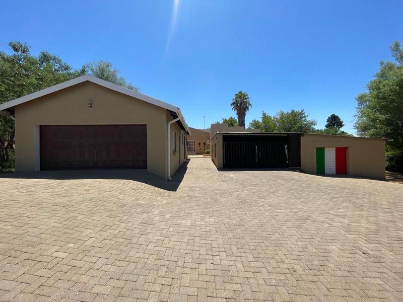 4 Bedroom Property for Sale in Kuruman Northern Cape